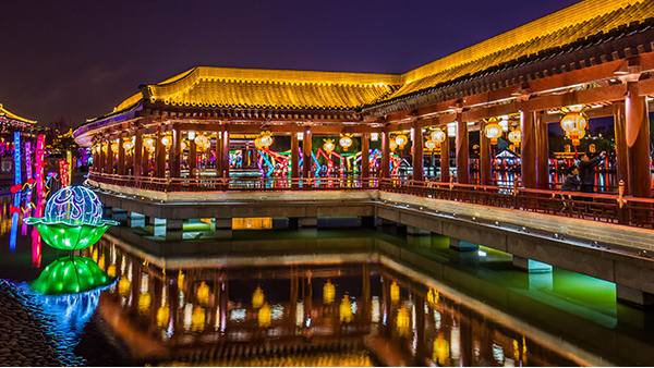 不要再參考別的景區(qū)亮化設計了，這樣做才能吸引游客